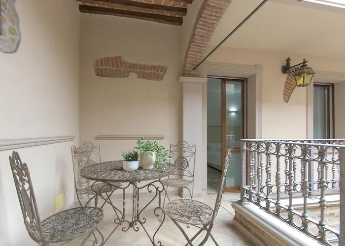 Imola Suites إيمولا