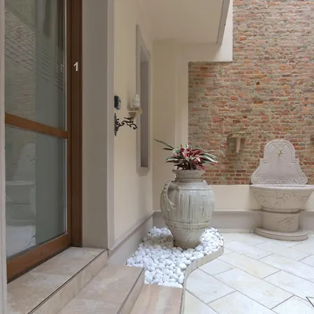 Imola Suites *