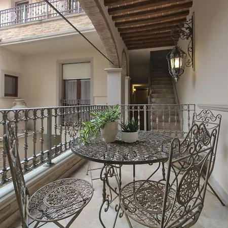 Imola Suites 아파트 이몰라