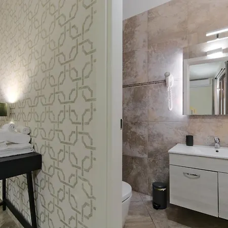 Imola Suites 아파트