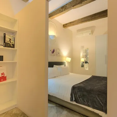 Imola Suites 아파트 *
