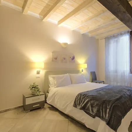 Apartment Imola Suites