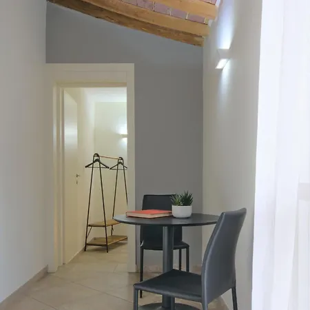 Imola Suites 이몰라