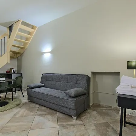아파트 Imola Suites *