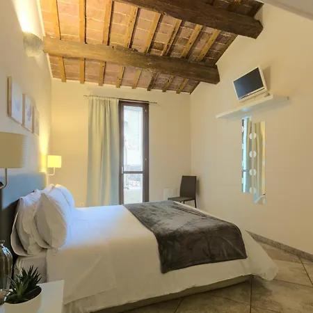 Imola Suites *