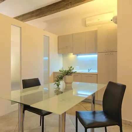 Imola Suites Lägenhet *