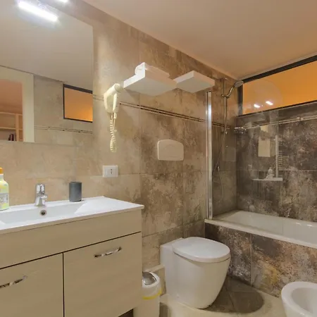 Imola Suites 아파트 이몰라